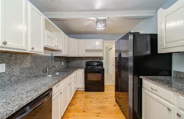 $1,695 | 15510 Cypress Garden Drive, Unit A, Tomball, TX 77377