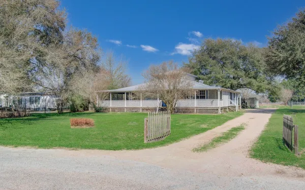 $1,695 | 15510 Cypress Garden Drive, Unit A, Tomball, TX 77377