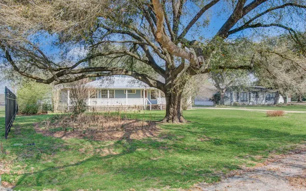 $1,695 | 15510 Cypress Garden Drive, Unit A, Tomball, TX 77377