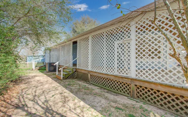 $1,695 | 15510 Cypress Garden Drive, Unit A, Tomball, TX 77377