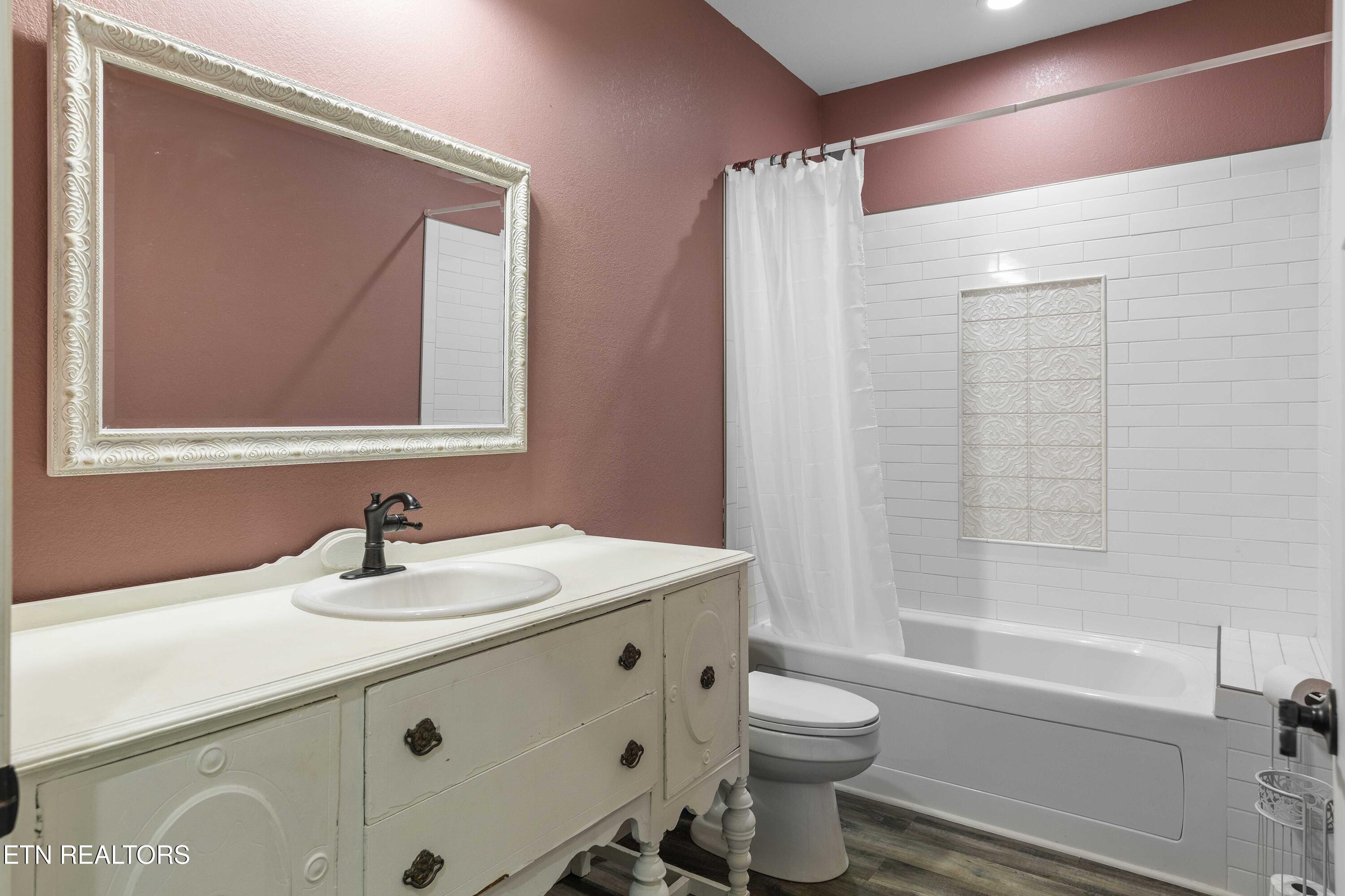 5925 Sevierville Road Seymour, TN 37865 - Photo 23 of 52 030A0116