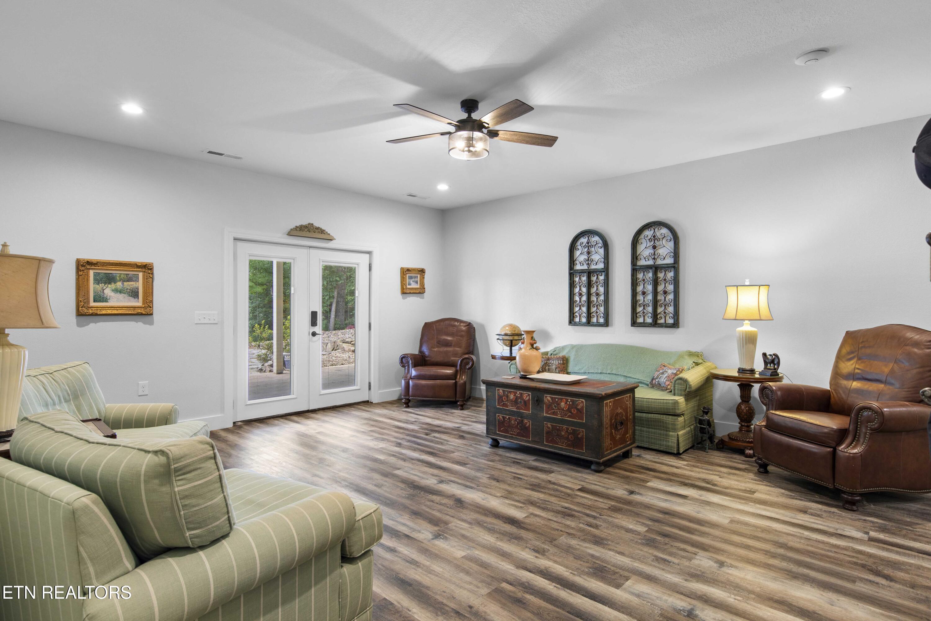 5925 Sevierville Road Seymour, TN 37865 - Photo 31 of 52 030A0213