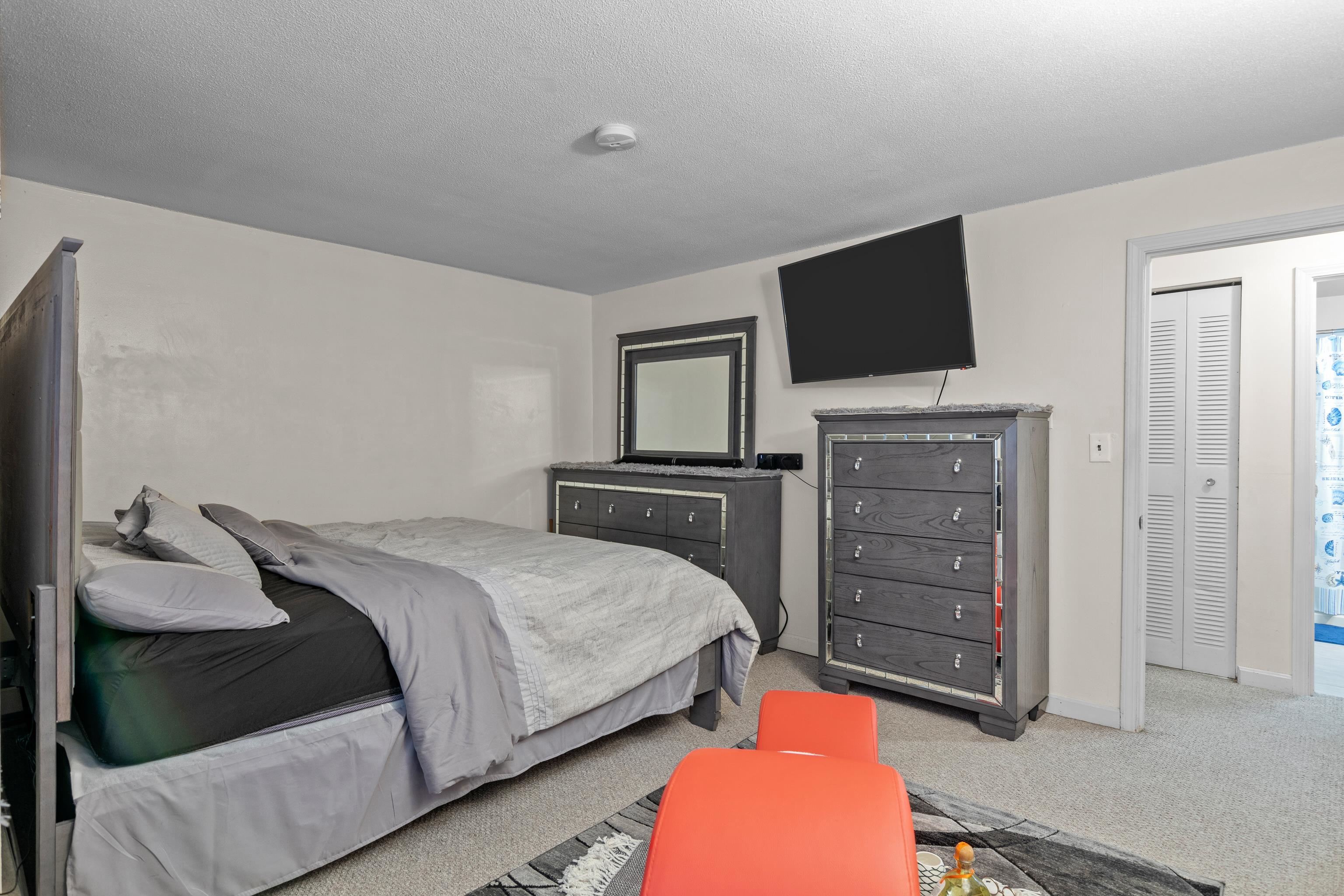 80 L English Village Road, Unit 102 Manchester, NH 03102 - Photo 6 of 28 Gallery Image 6