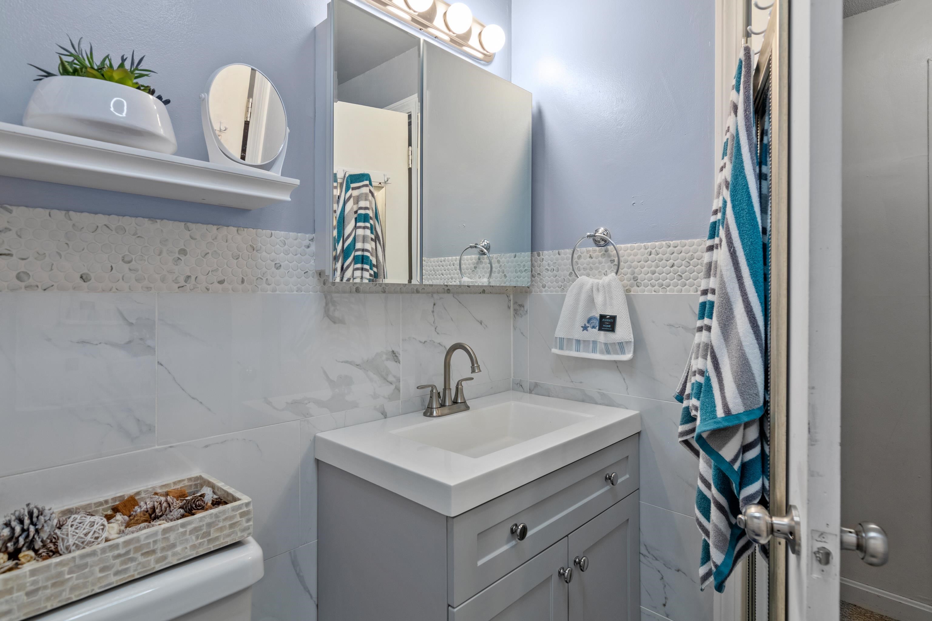 80 L English Village Road, Unit 102 Manchester, NH 03102 - Photo 10 of 28 Gallery Image 10