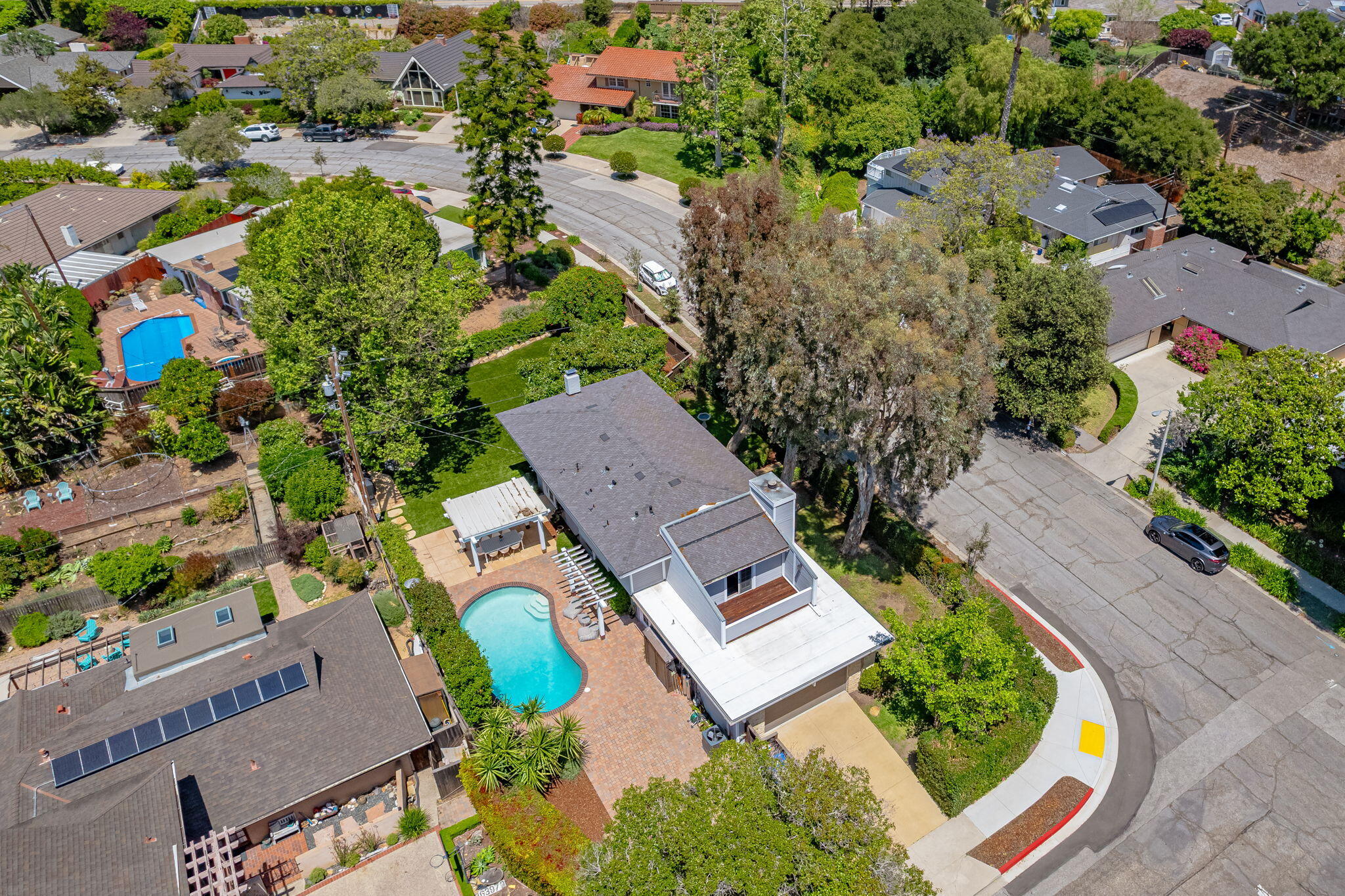 809 Willowglen Road Santa Barbara, CA 93105 - Photo 45 of 50 an aerial view of a house with a yard