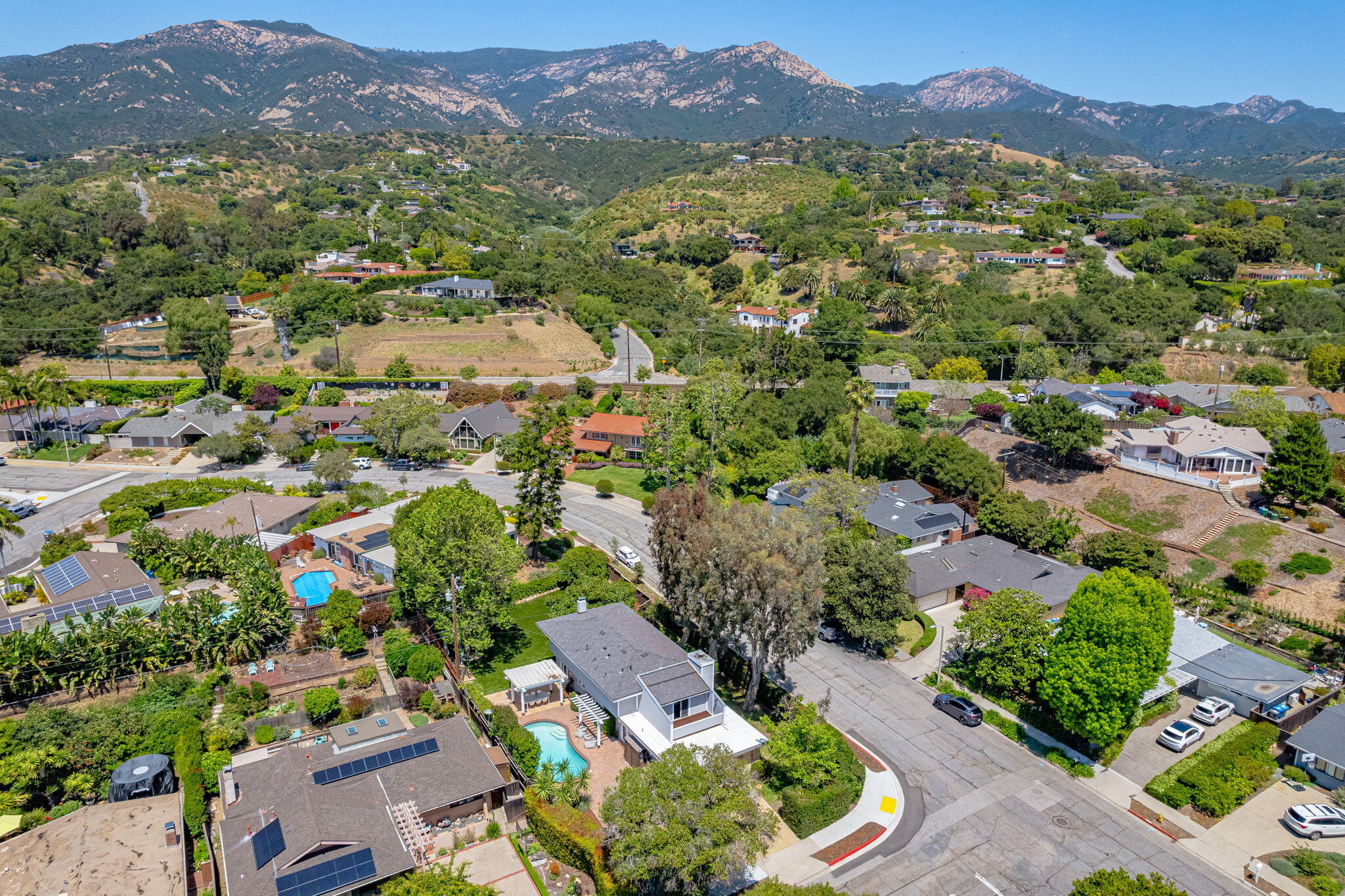 809 Willowglen Road Santa Barbara, CA 93105 - Photo 46 of 50 an aerial view of residential houses and outdoor space