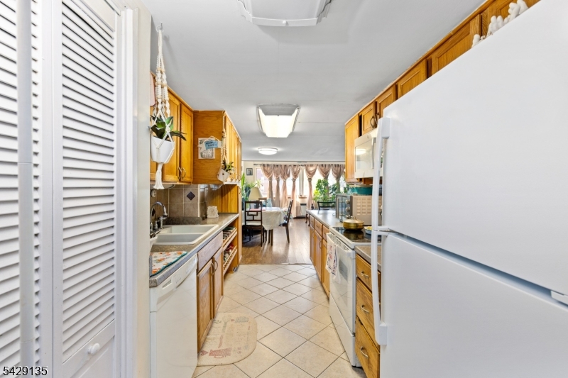 40 Fayette Street, Unit 26 Perth Amboy, NJ 08861 - Photo 10 of 20