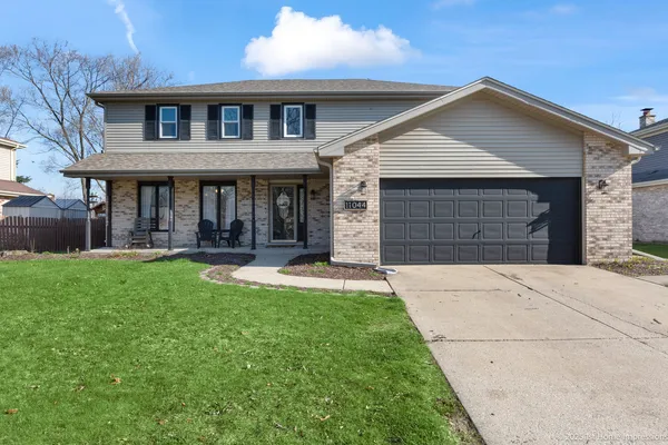 $469,000 | 11044 Granite Drive, Mokena, IL 60448