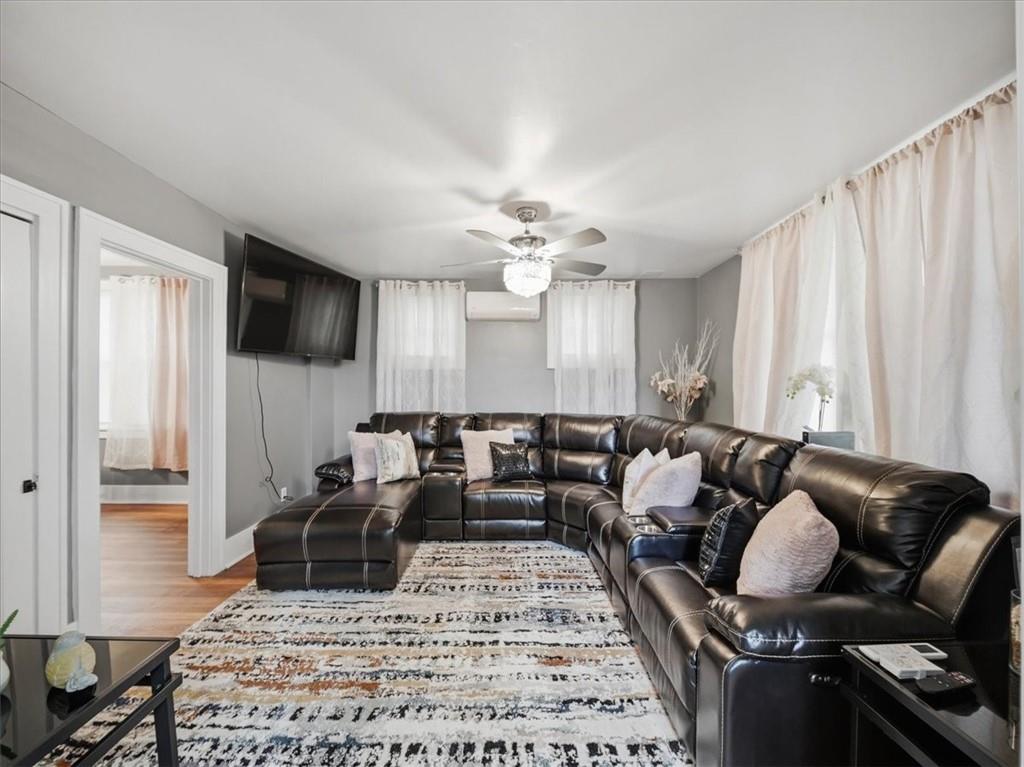 819 Kerr Street Ambridge, PA 15003 - Photo 5 of 32