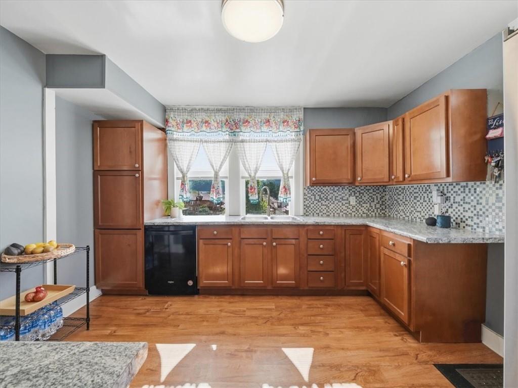 819 Kerr Street Ambridge, PA 15003 - Photo 10 of 32