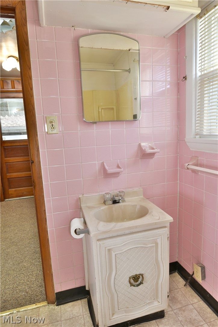 81 Spring Street Southeast Hubbard, OH 44425 - Photo 20 of 35 Gallery Image 20