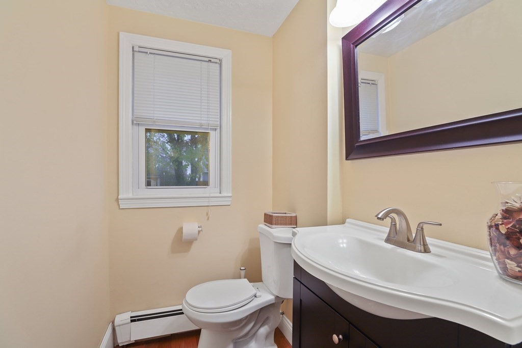 66 Curlew Road Quincy, MA 02169 - Photo 12 of 28 Gallery Image 12