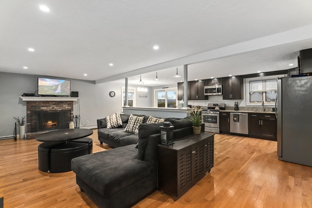 66 Curlew Road Quincy, MA 02169 - Photo 5 of 28 Gallery Image 5