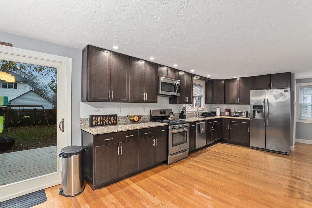 66 Curlew Road Quincy, MA 02169 - Photo 8 of 28 Gallery Image 8
