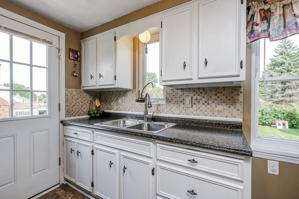 1912 Bower Hill Road Pittsburgh, PA 15243 - Photo 4 of 25