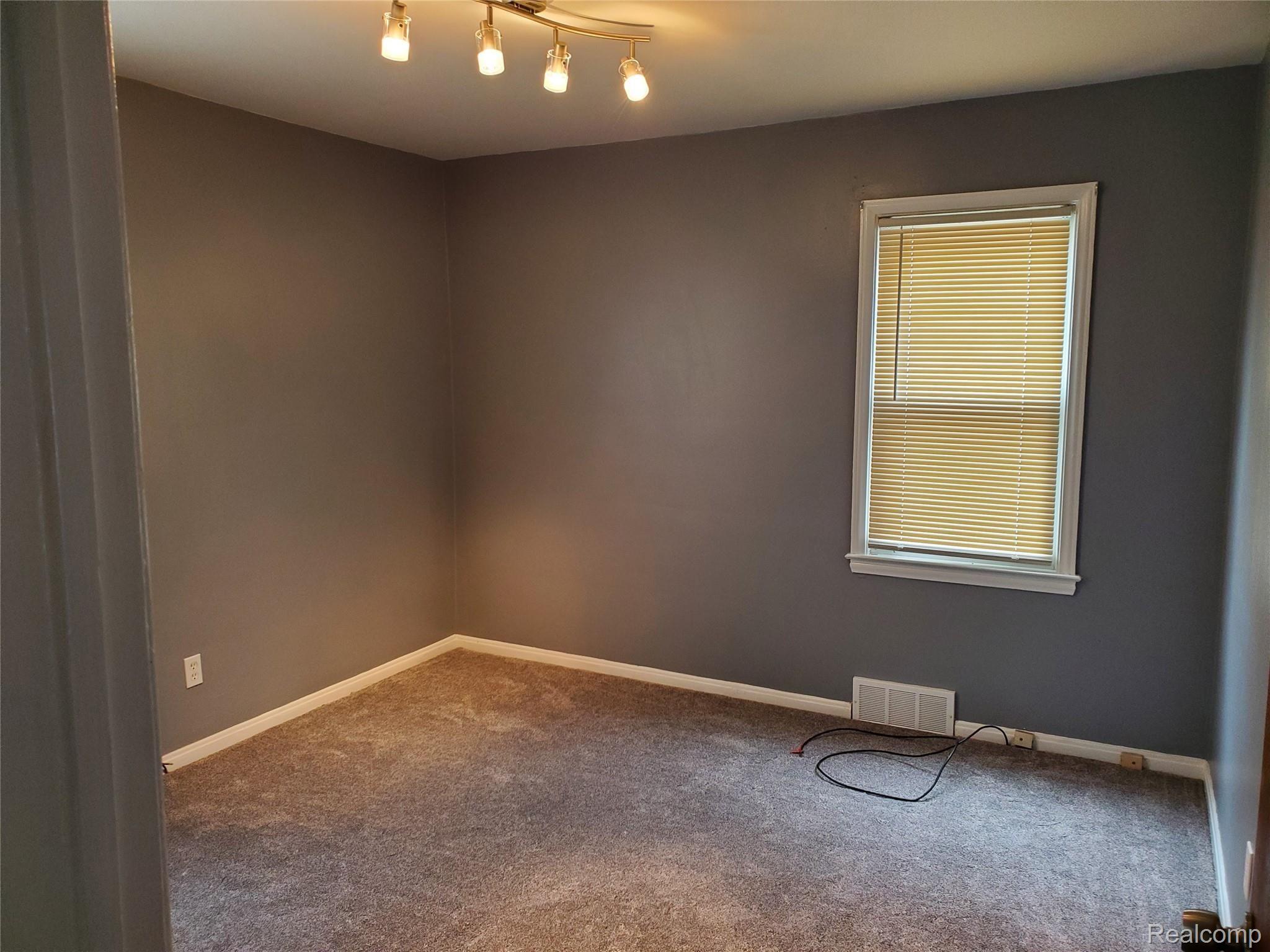 10044 Inkster Road Redford, MI 48239 - Photo 7 of 16 Inkster bdrm1.jpg
