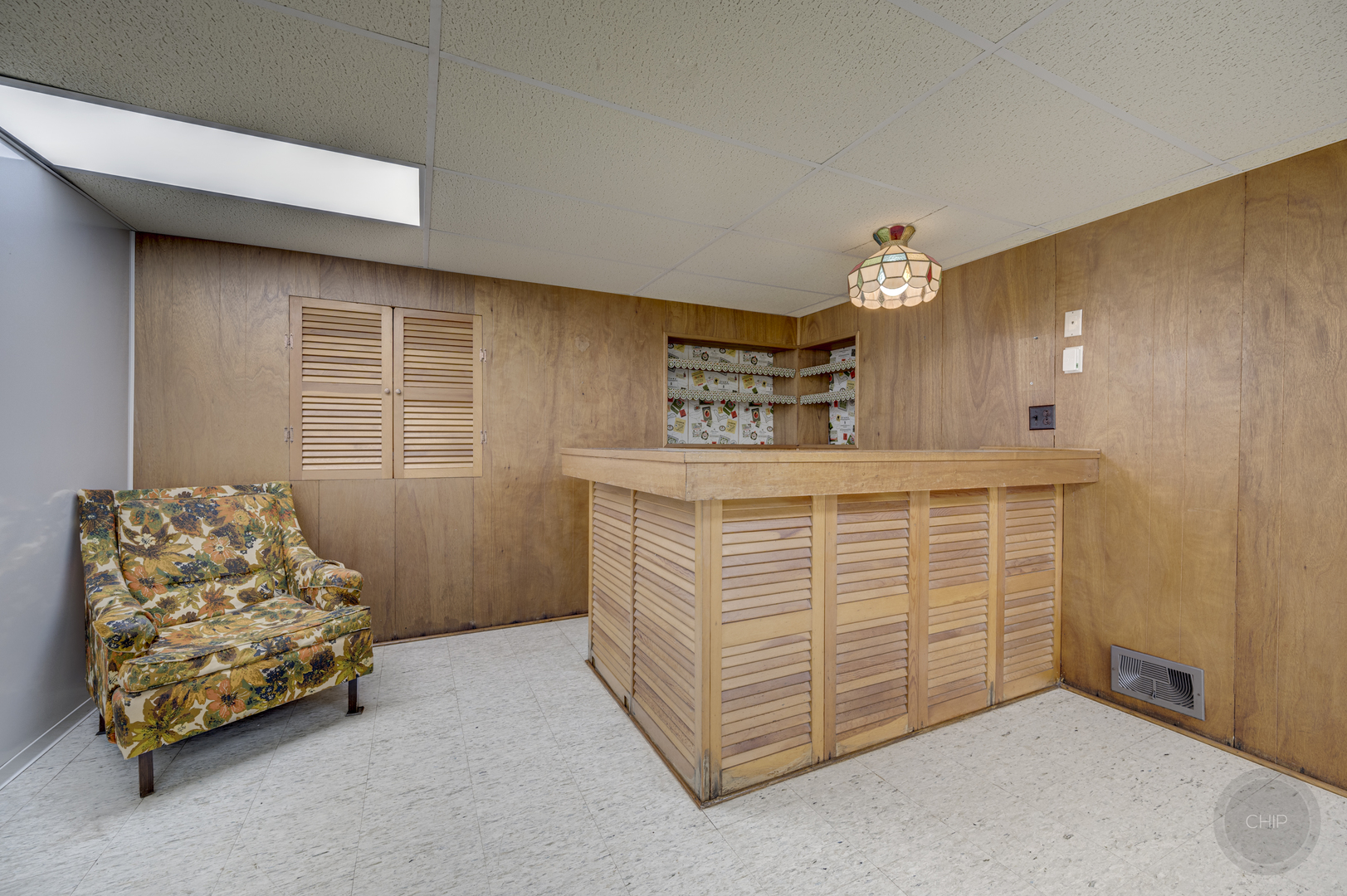 S528 Forest Street Winfield, IL 60190 - Photo 19 of 35 a room with a baby bed