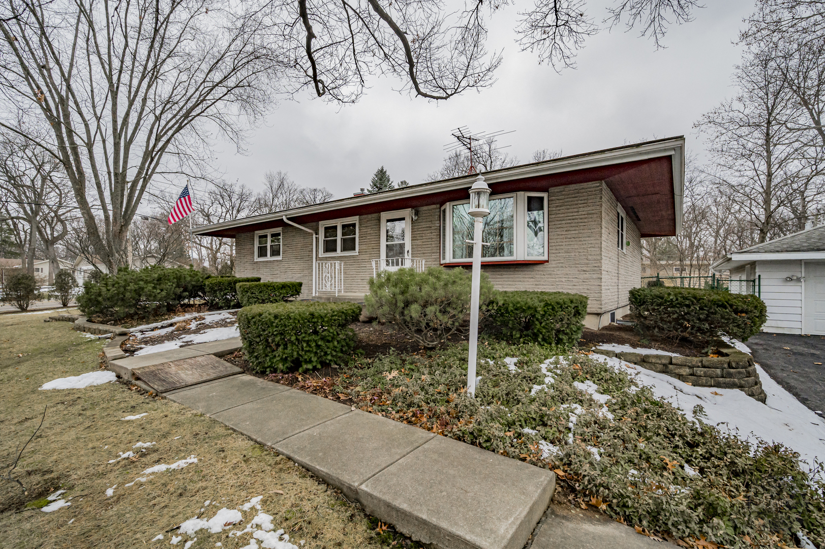 S528 Forest Street Winfield, IL 60190 - Photo 2 of 35 a front view of a house with garden