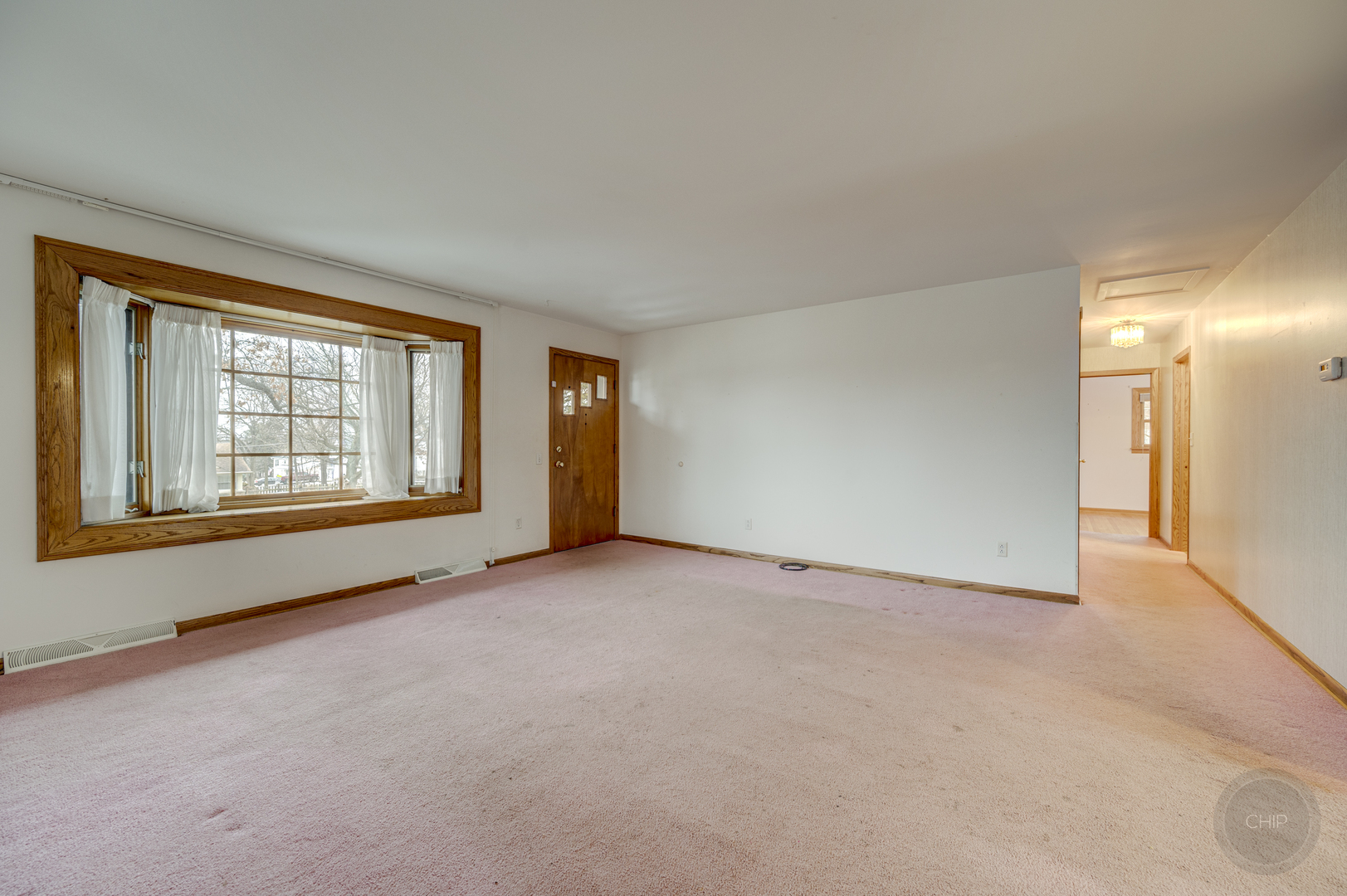 S528 Forest Street Winfield, IL 60190 - Photo 7 of 35 a view of an empty room with a window