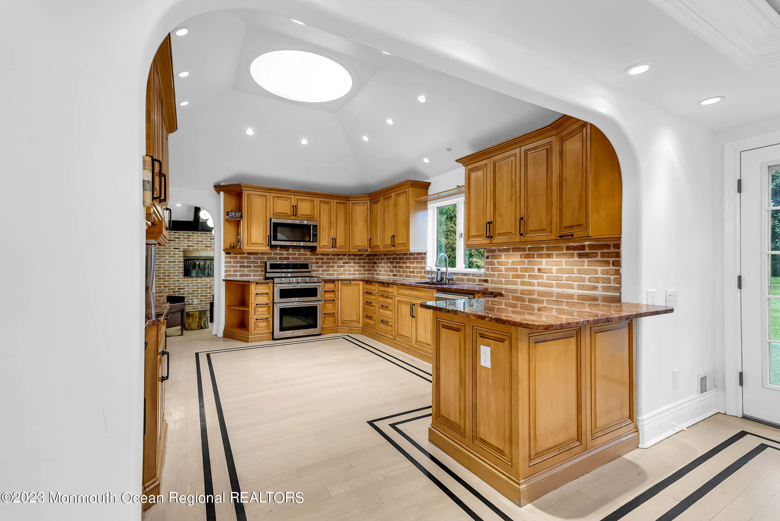 38 Old Farm Road Oakhurst, NJ 07755 - Photo 15 of 54 64
