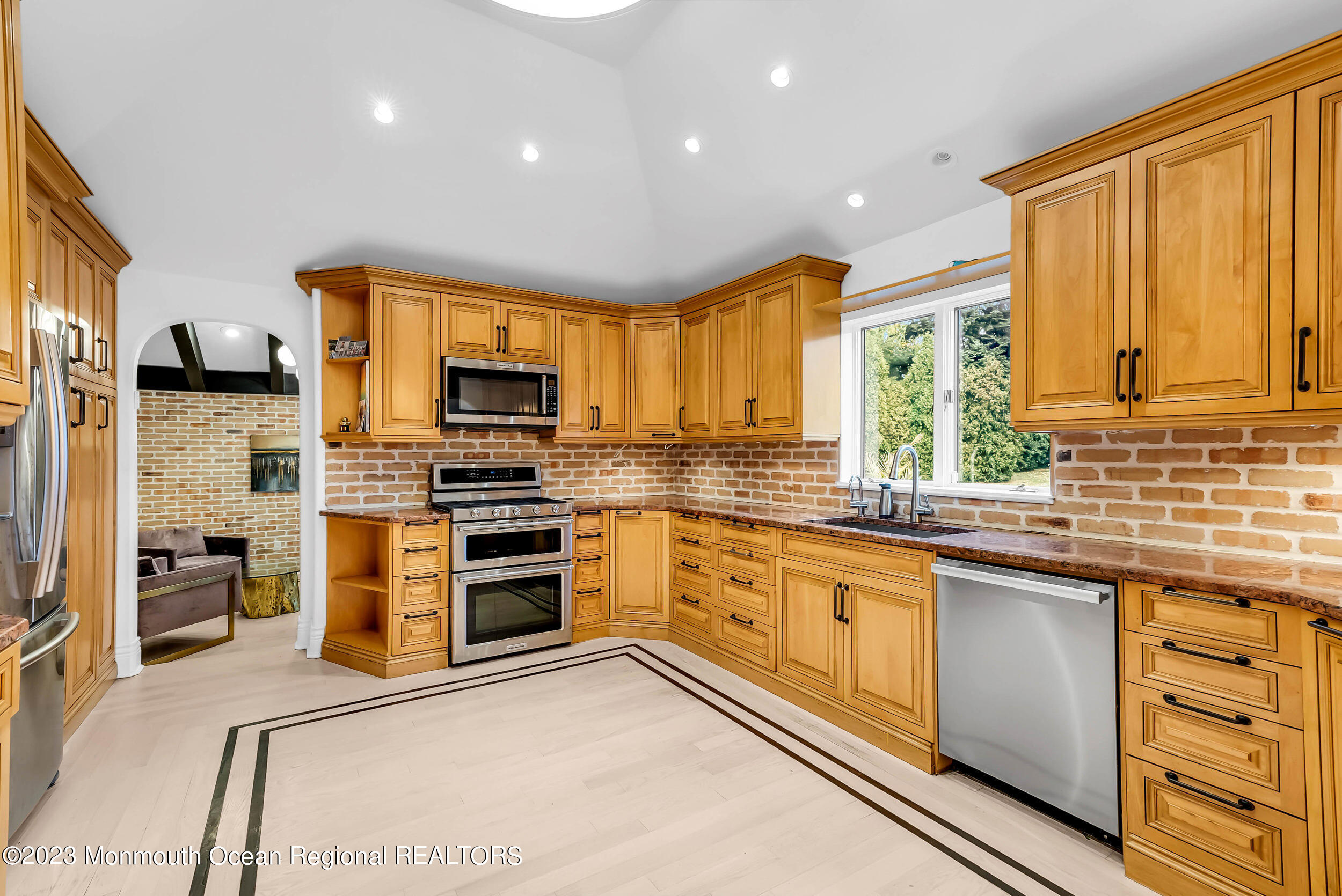 38 Old Farm Road Oakhurst, NJ 07755 - Photo 17 of 54 63