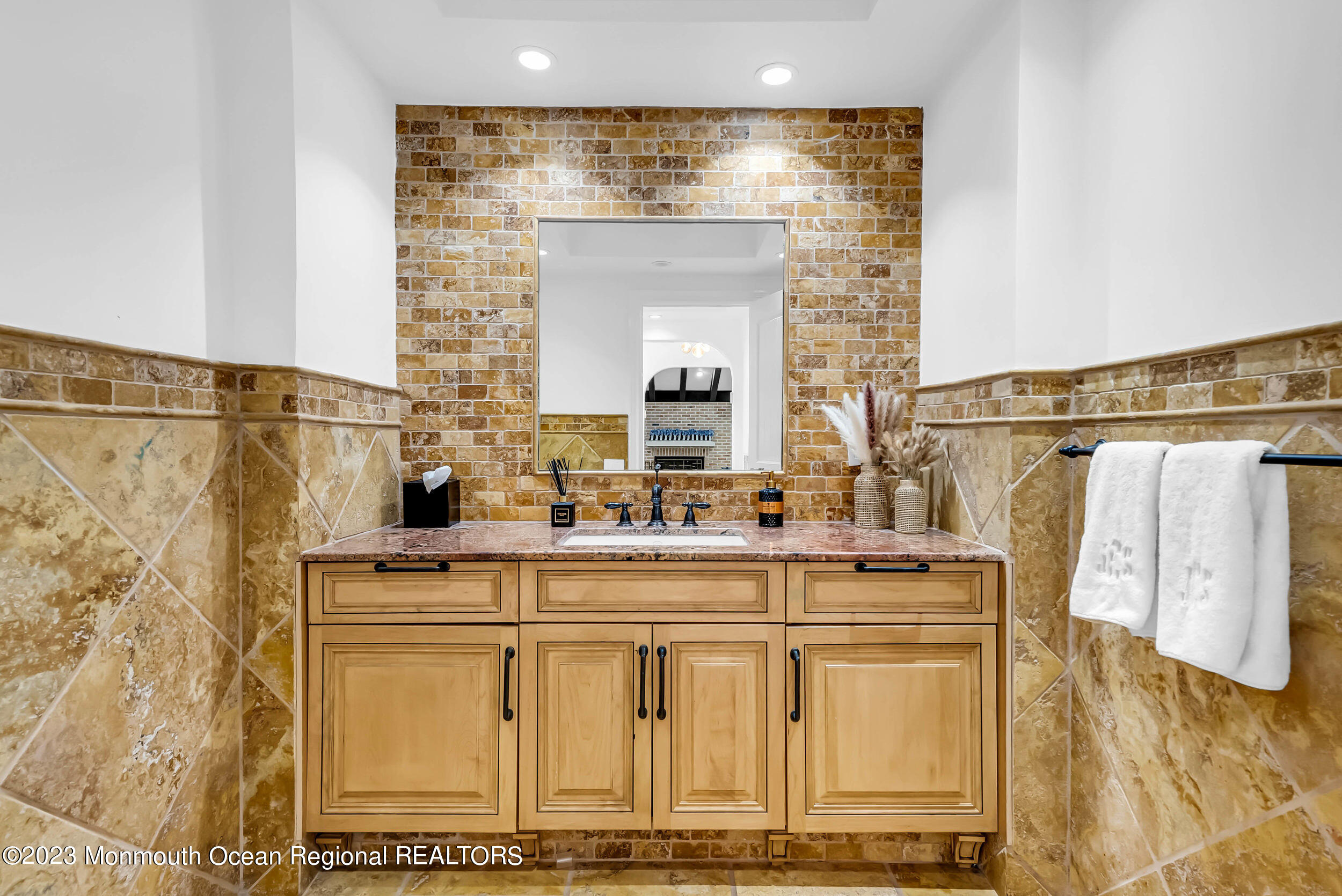 38 Old Farm Road Oakhurst, NJ 07755 - Photo 18 of 54 57