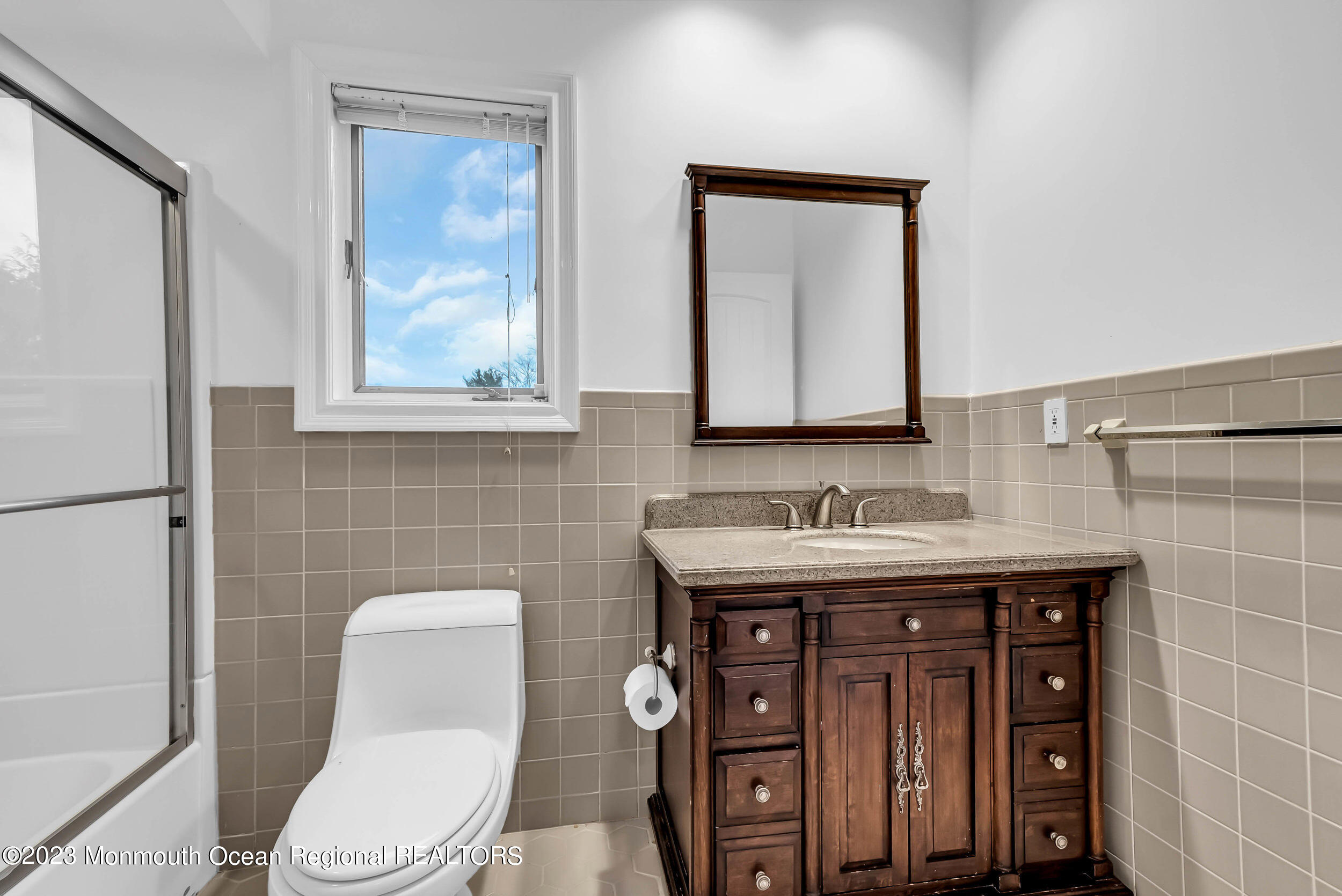 38 Old Farm Road Oakhurst, NJ 07755 - Photo 23 of 54 69