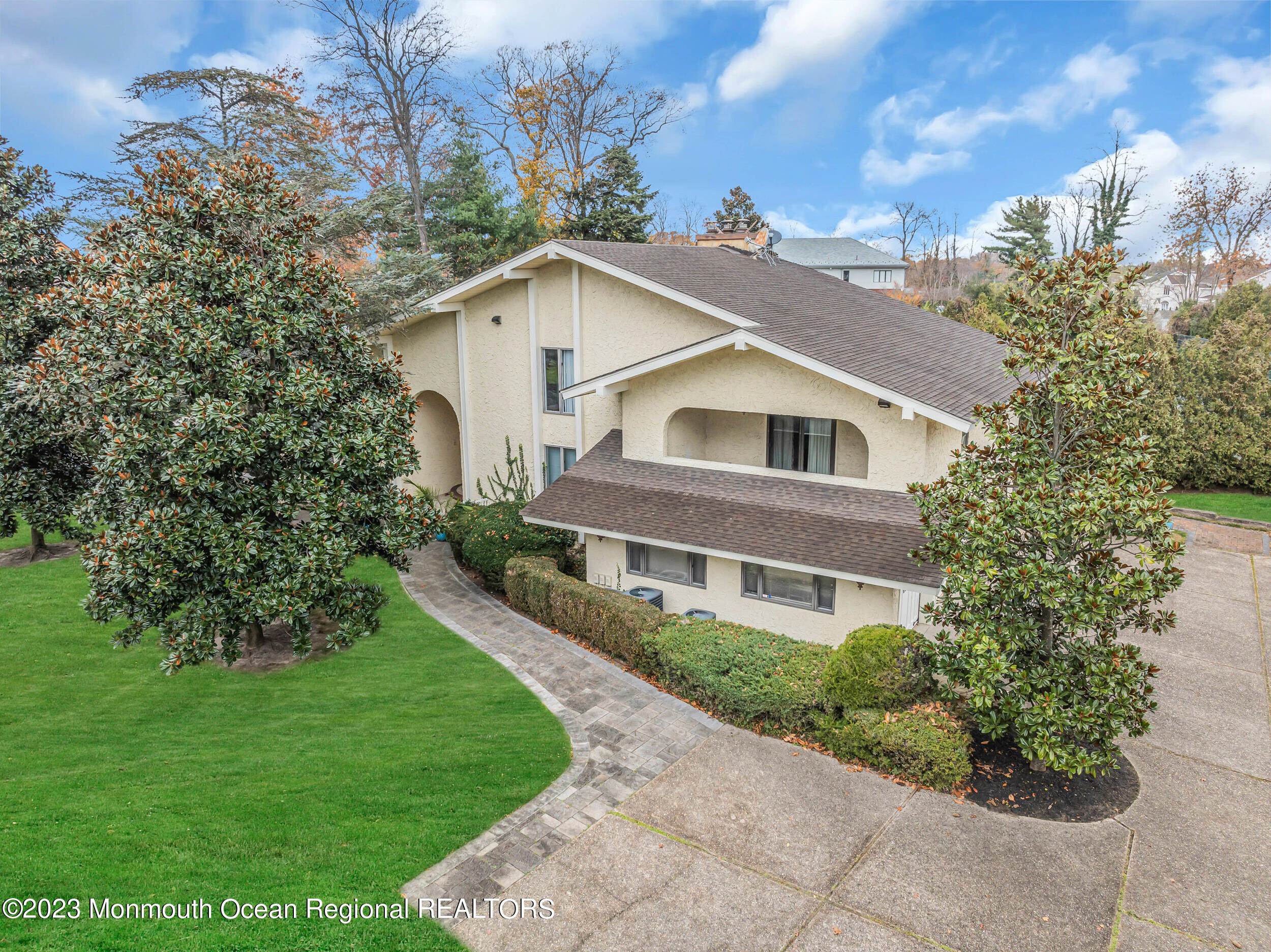 38 Old Farm Road Oakhurst, NJ 07755 - Photo 3 of 54 25