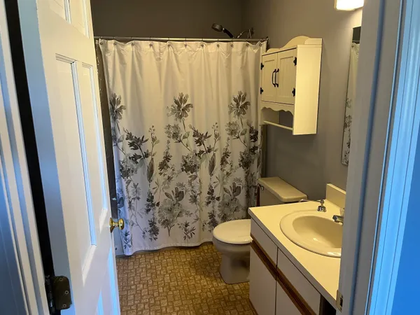 $2,000 | 24 Harmony Lane, Unit 13, Conway, NH 03813