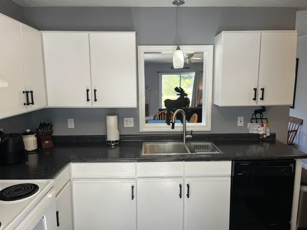 $2,000 | 24 Harmony Lane, Unit 13, Conway, NH 03813