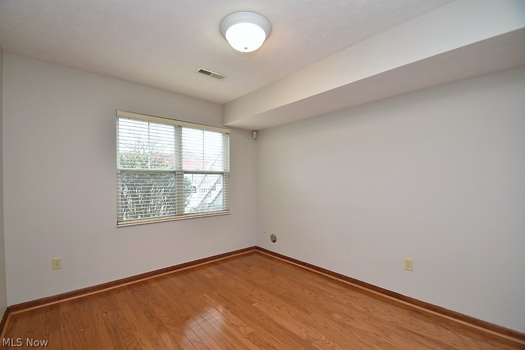 2188 Noble Road Cleveland Heights, OH 44112 - Photo 23 of 35