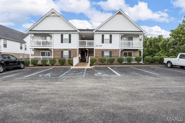 $193,500 | 1231 Saravalle Drive, St. Peters, MO 63376