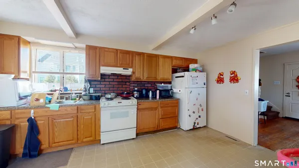 $2,395 | 17 Landin Street, Unit A, Woodbridge, CT 06525