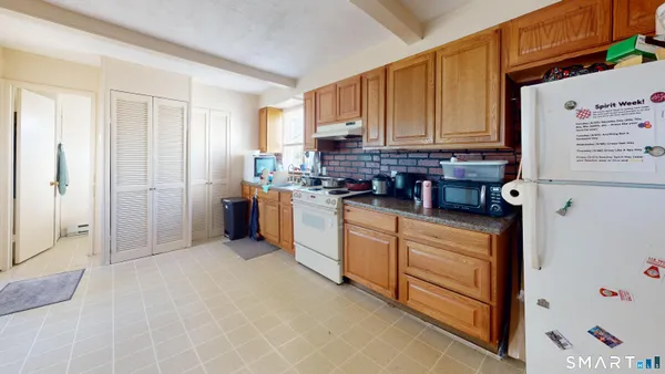 $2,395 | 17 Landin Street, Unit A, Woodbridge, CT 06525