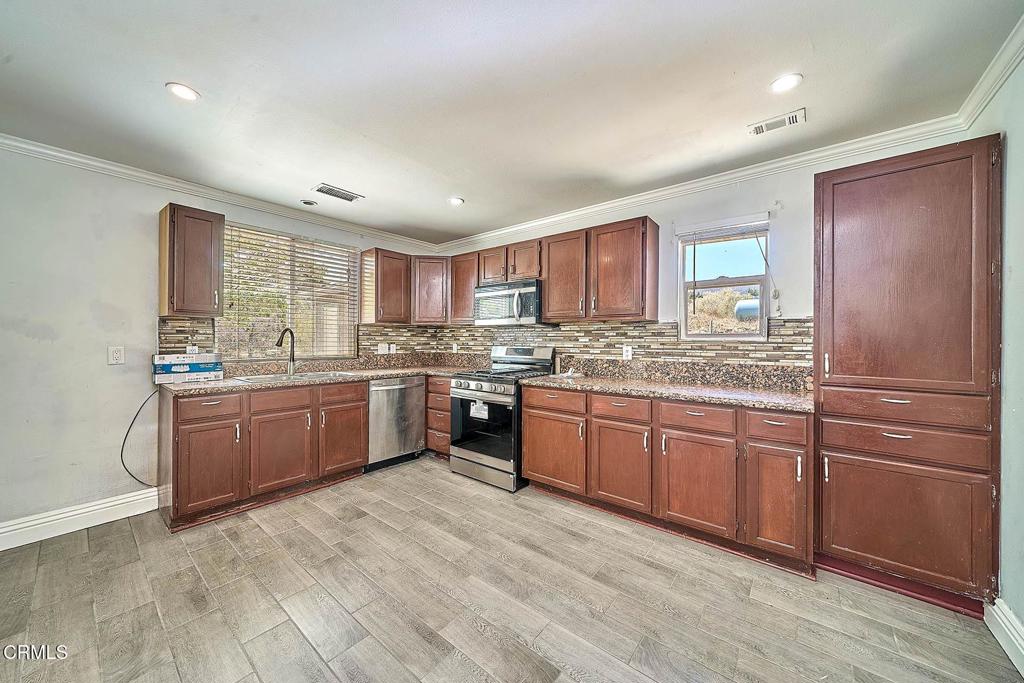 9020 Pionero Road Pinon Hills, CA 92372 - Photo 34 of 71 62