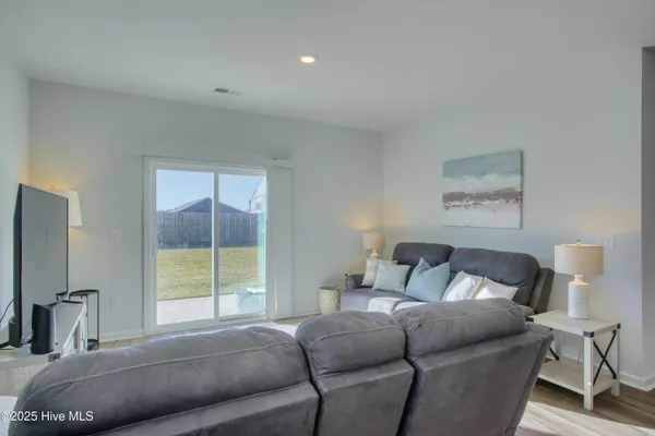 $475,000 | 106 Mesa Lane, Surf City, NC 28445
