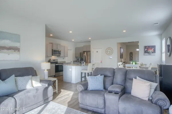 $475,000 | 106 Mesa Lane, Surf City, NC 28445