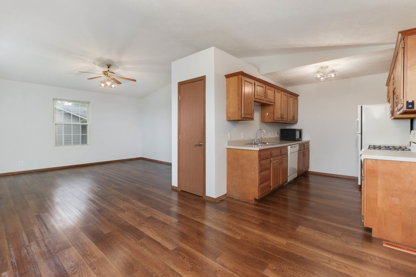 101 South State Street Danvers, IL 61732 - Photo 10 of 39