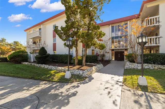 $215,000 | 2623 Seville Boulevard, Unit 301, Clearwater, FL 33764