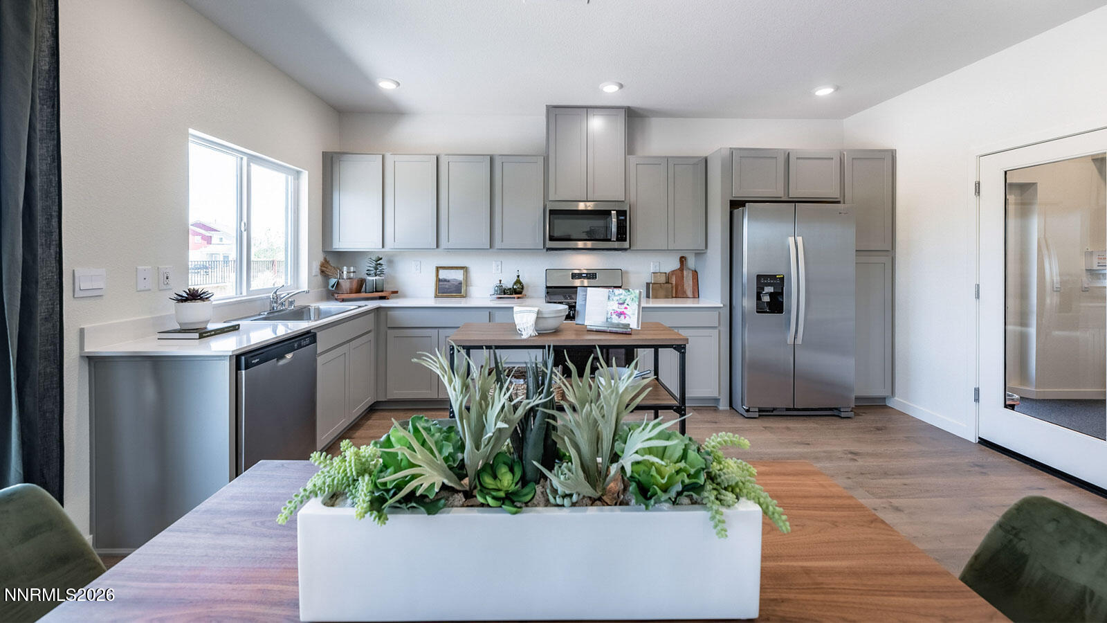 7525 Editor Drive Reno, NV 89506 - Photo 9 of 22 Kitchen