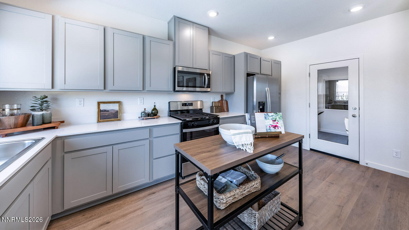 7525 Editor Drive Reno, NV 89506 - Photo 10 of 22 Kitchen