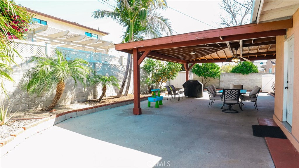 9362 Gullo Avenue Arleta, CA 91331 - Photo 23 of 29 a view of outdoor space yard and porch