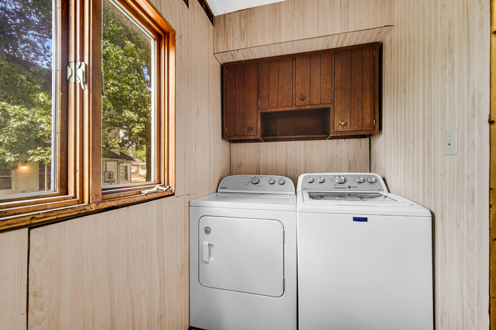 448 North Weston Street Rensselaer, IN 47978 - Photo 13 of 28 a utility room with dryer and washer