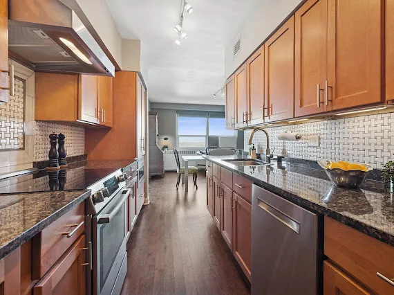 $595,000 | 3180 North Lake Shore Drive, Unit 7F, Chicago, IL 60657