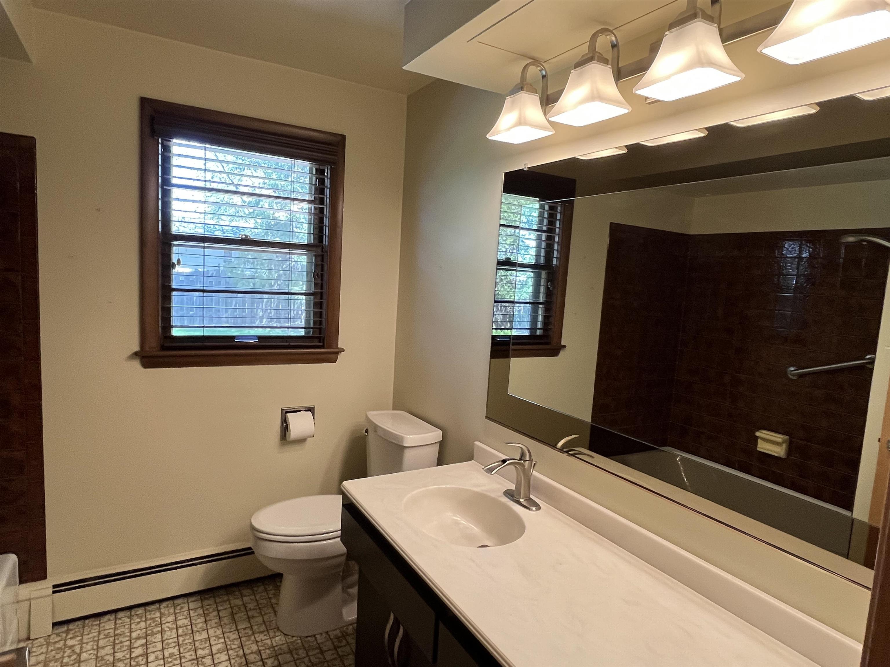 2750 West 8th Street Appleton, WI 54914 - Photo 11 of 20