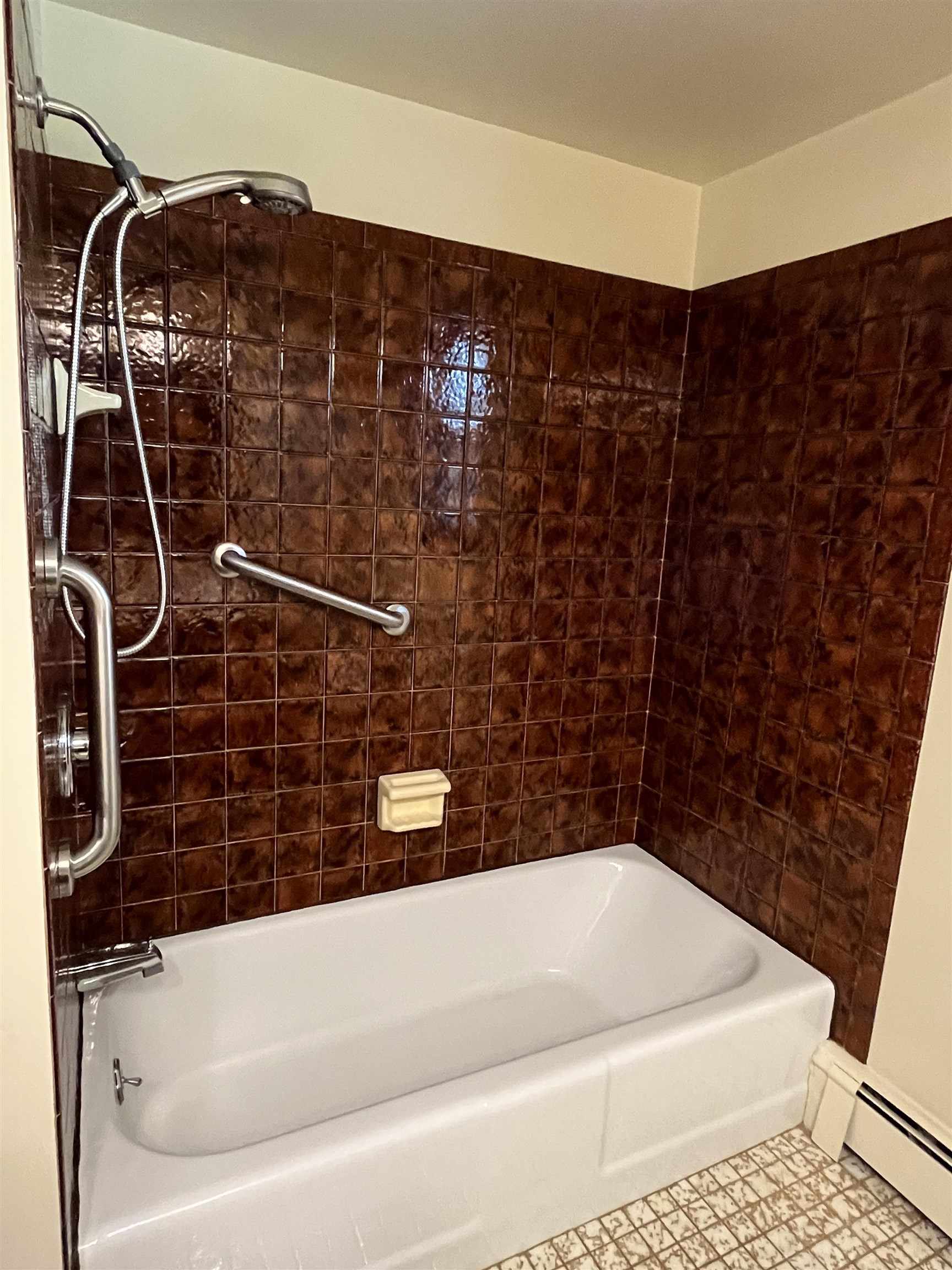 2750 West 8th Street Appleton, WI 54914 - Photo 12 of 20