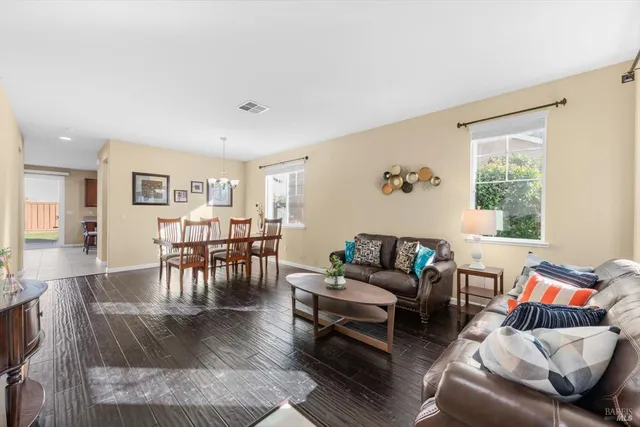 $699,900 | 7079 Westminster Court, Vacaville, CA 95687