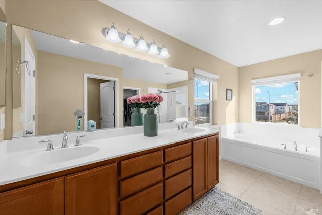 $699,900 | 7079 Westminster Court, Vacaville, CA 95687