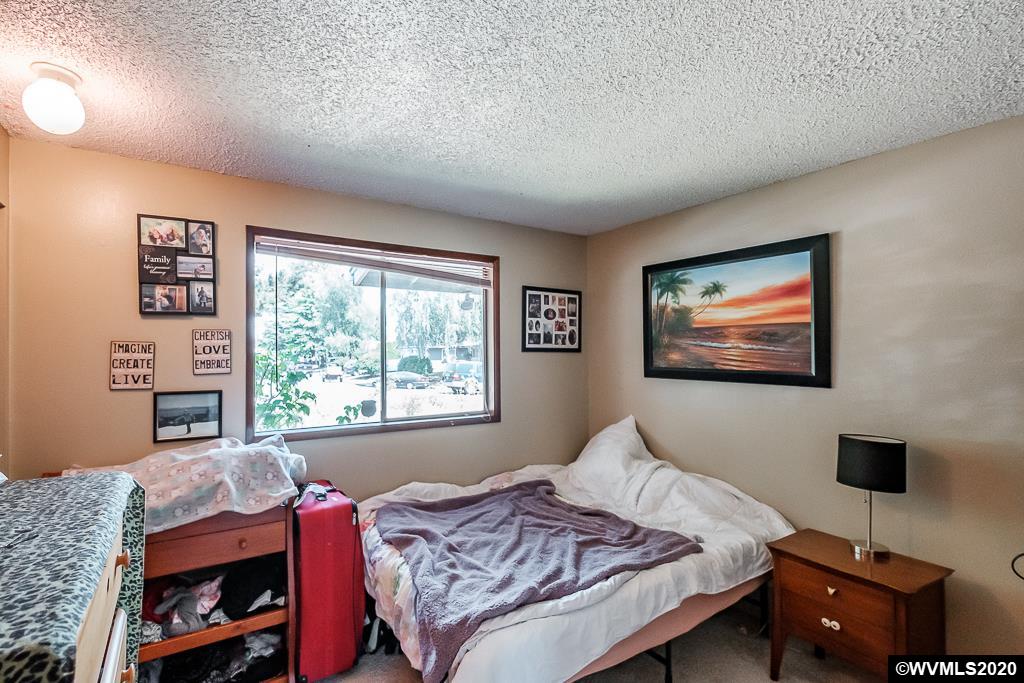 4703 Deerhorn Court Northeast Salem, OR 97305 - Photo 17 of 24