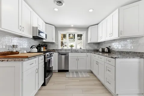 $879,900 | 43 Woodside Lane, Arlington, MA 02474